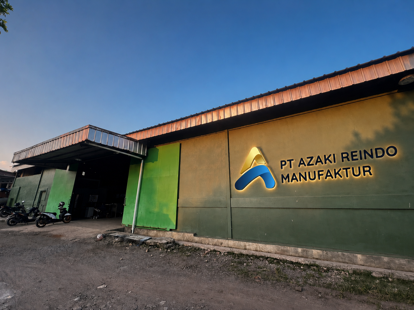 Gedung dan logo PT Azaki Reindo Manufaktur